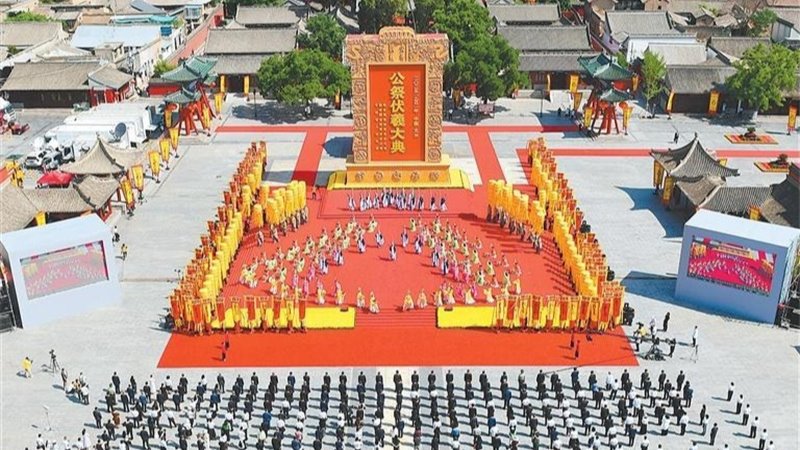 2025 (YI SI) 중국 문화의 창시자 인 FUXI를위한 공개 기념식이 웅장하게 개최되었습니다. 루오산의 장군은 기념을 발표했다. Yang Zhen은 송 타오, Ma Ying-Jeou, Hu Changsheng, Zhuang Guotai에 참석했고, Ren Zhenhe는 존중으로 기념 텍스트를 읽었습니다